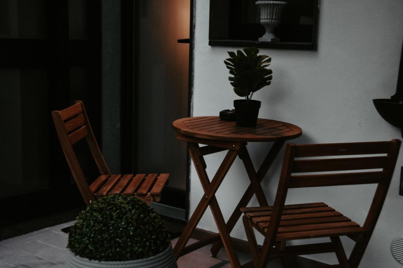 Dislocati Bnb - Jacuzzi Privata - Cucina - Tv60" - Minimal Luxury Marigliano Esterno foto