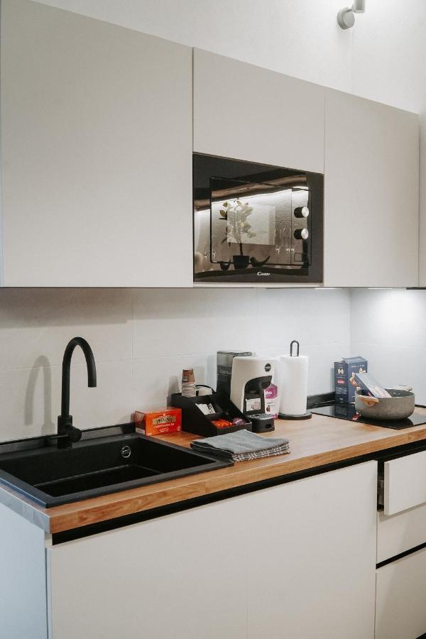 Dislocati Bnb - Jacuzzi Privata - Cucina - Tv60" - Minimal Luxury Marigliano Esterno foto