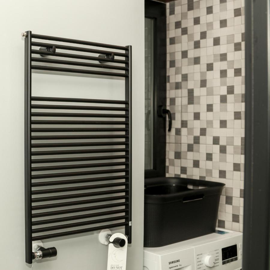 Dislocati Bnb - Jacuzzi Privata - Cucina - Tv60" - Minimal Luxury Marigliano Esterno foto