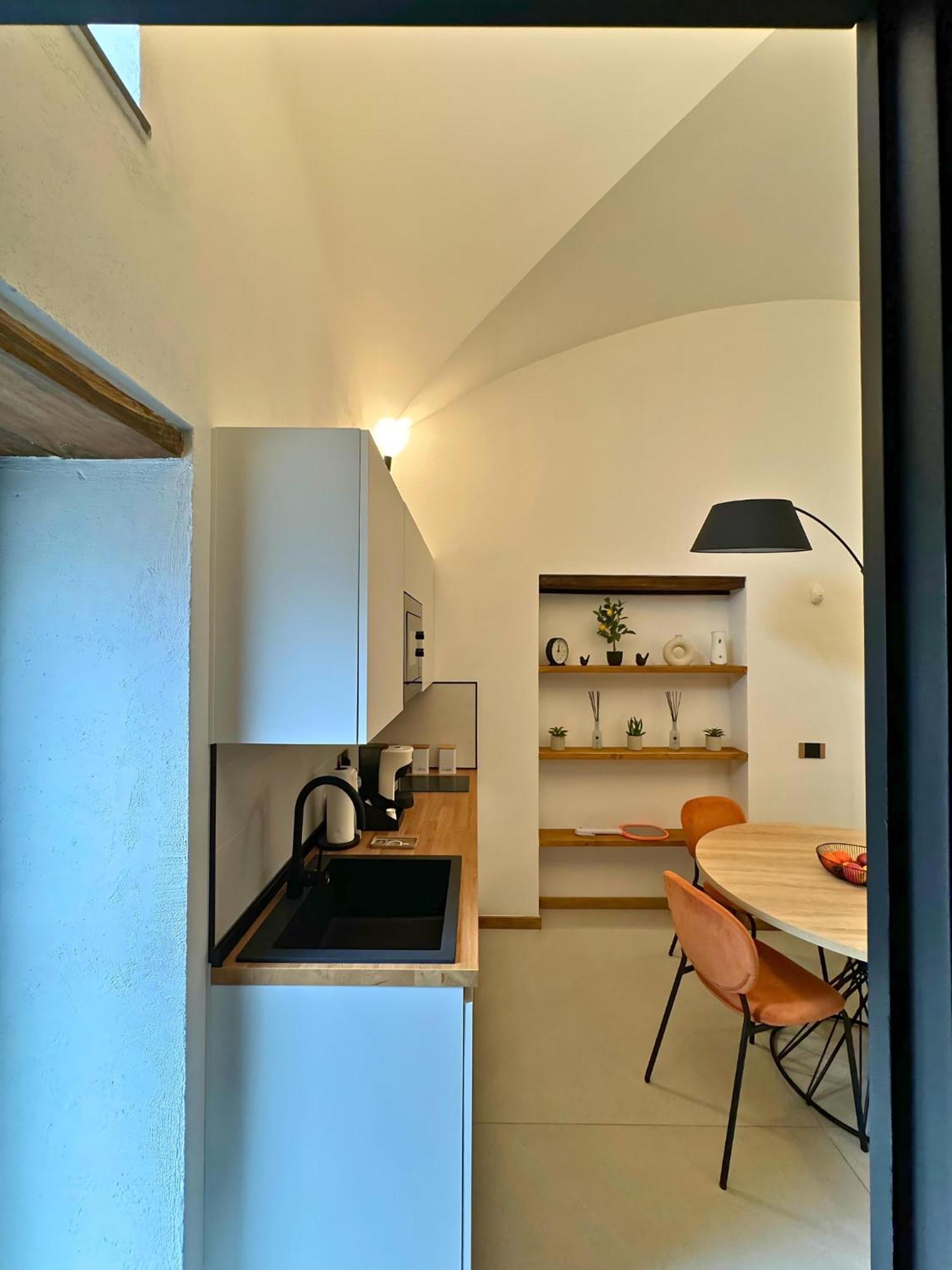 Dislocati Bnb - Jacuzzi Privata - Cucina - Tv60" - Minimal Luxury Marigliano Esterno foto