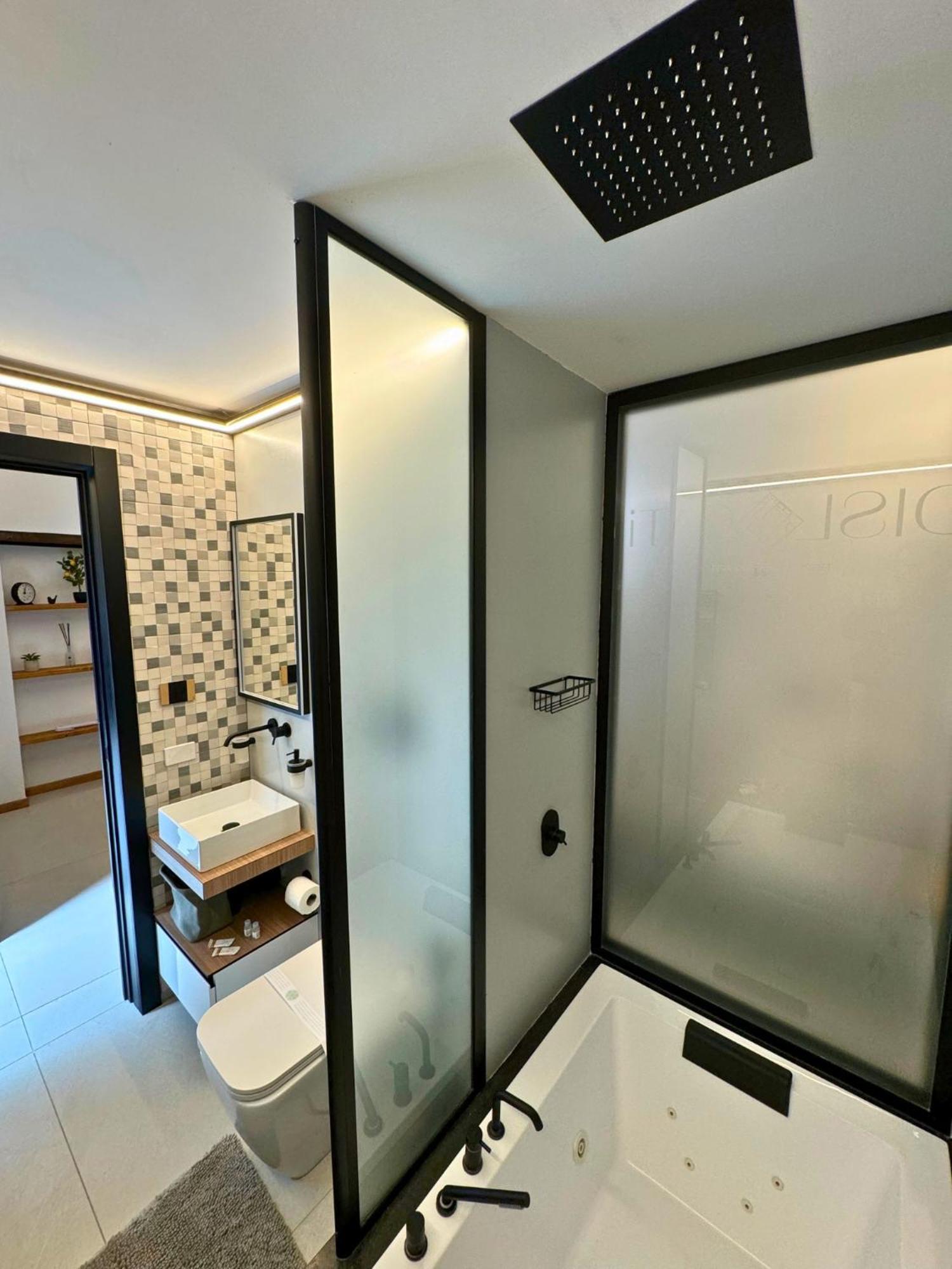 Dislocati Bnb - Jacuzzi Privata - Cucina - Tv60" - Minimal Luxury Marigliano Esterno foto