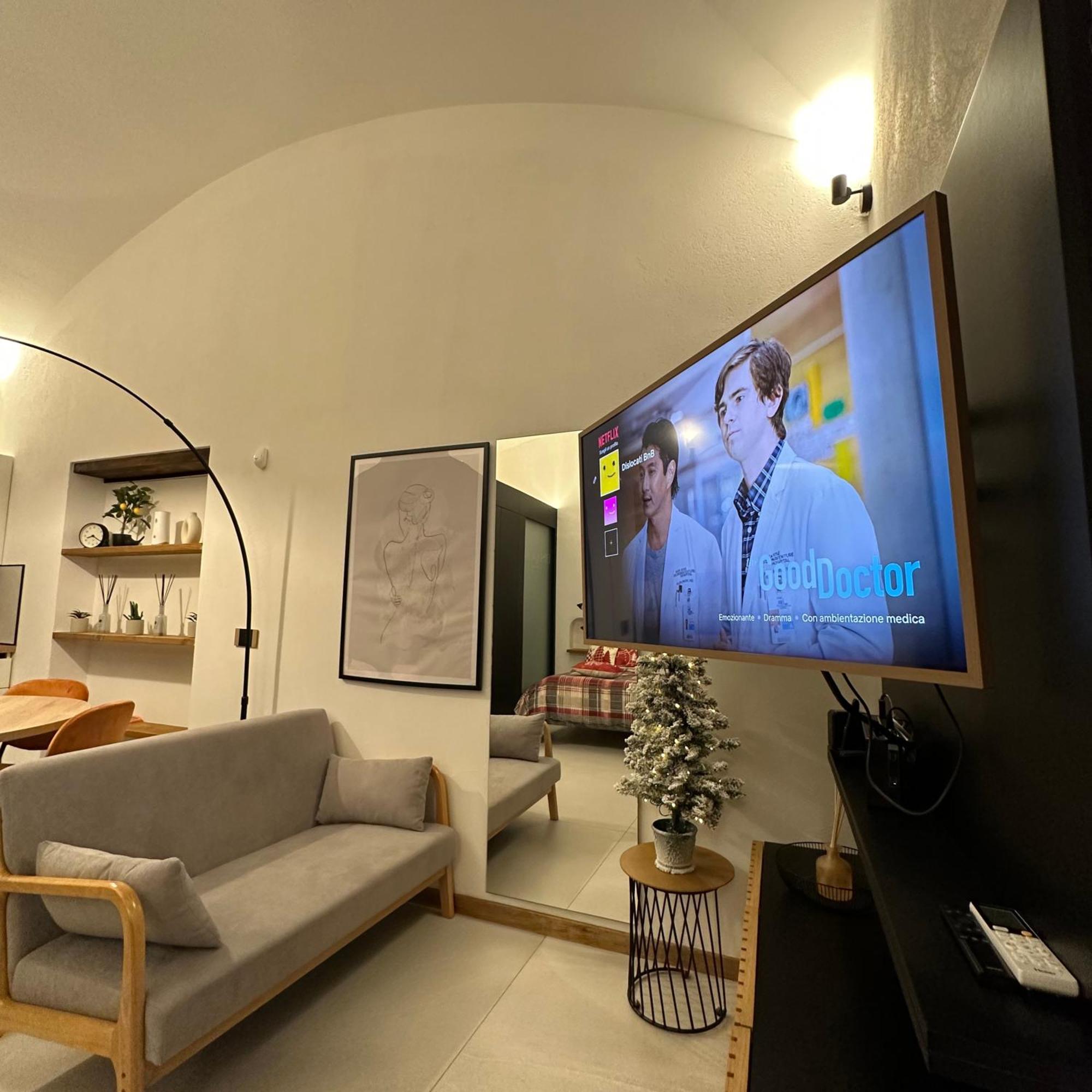 Dislocati Bnb - Jacuzzi Privata - Cucina - Tv60" - Minimal Luxury Marigliano Esterno foto
