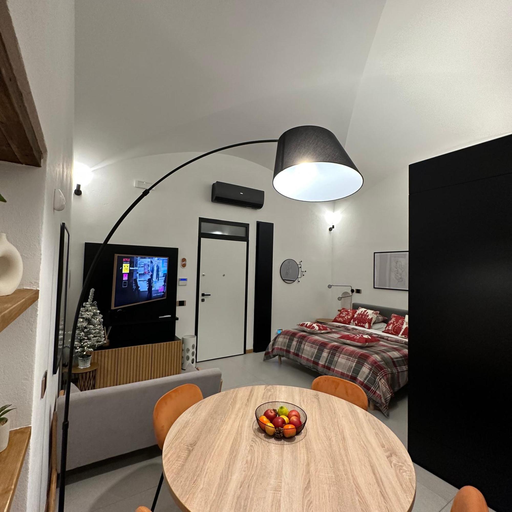 Dislocati Bnb - Jacuzzi Privata - Cucina - Tv60" - Minimal Luxury Marigliano Esterno foto