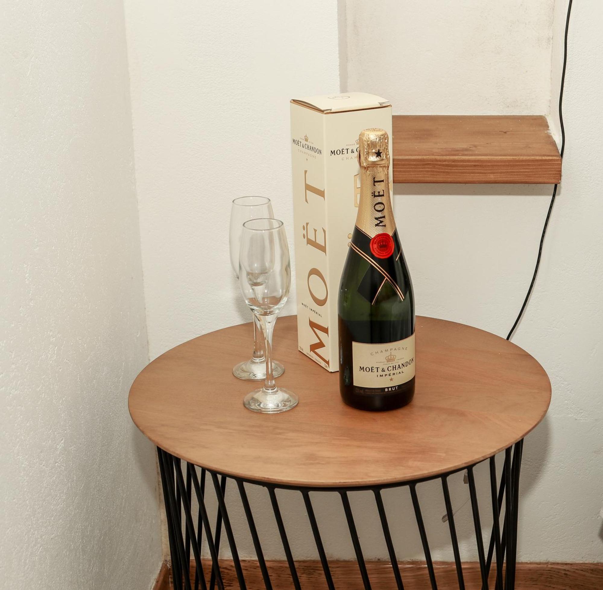 Dislocati Bnb - Jacuzzi Privata - Cucina - Tv60" - Minimal Luxury Marigliano Esterno foto
